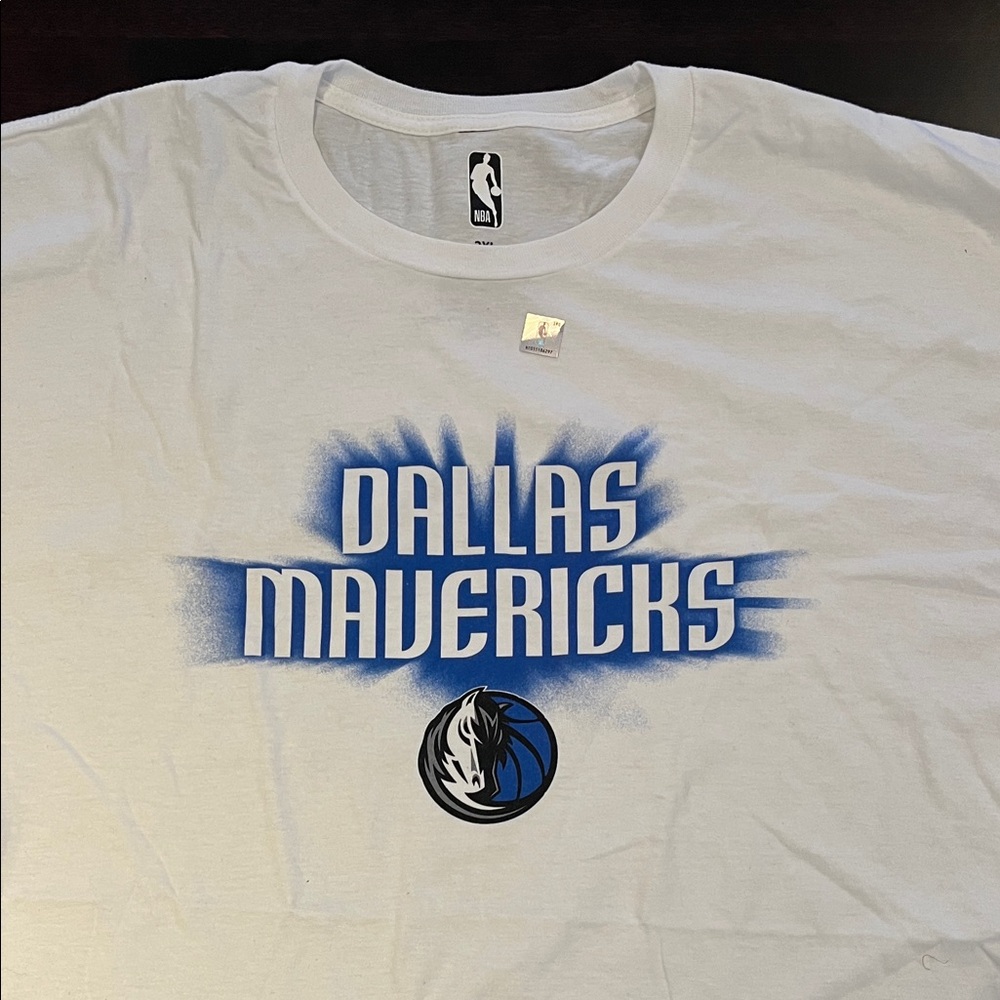 NWT NBA Dallas Mavericks White T-Shirt 2XL